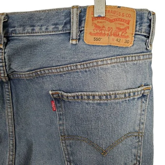 Levi's 550 Mens Size 42 x 30 Jeans Blue Denim Relaxed Tapered Leg #005504886